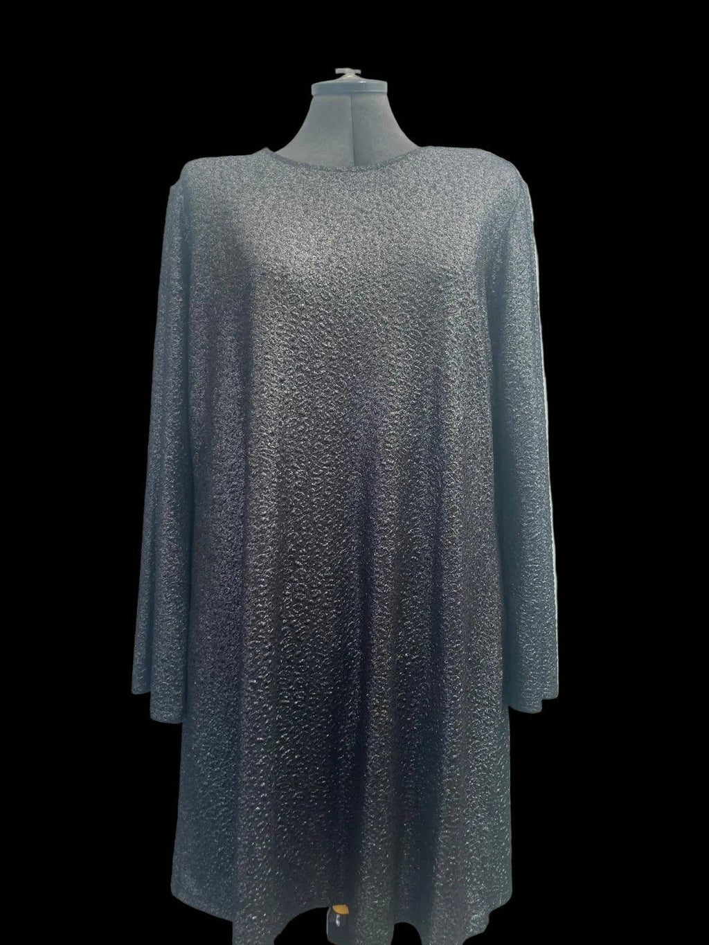 Long sleeve dress with shimmering textured fabric for versatile occasions