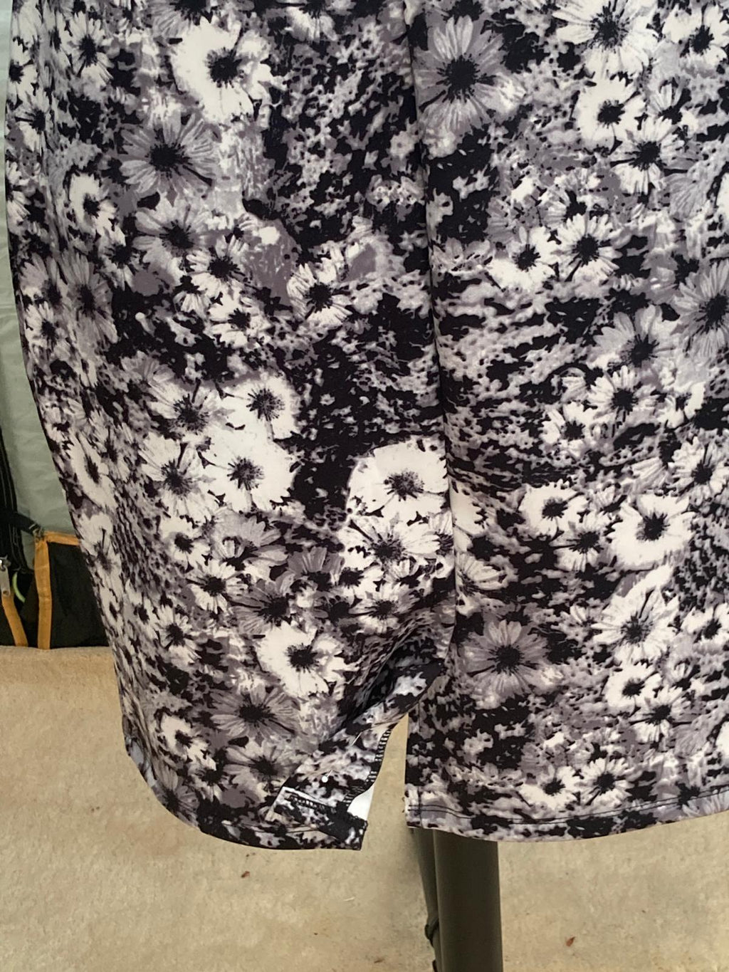 Black and white floral patterned dress for women side slit